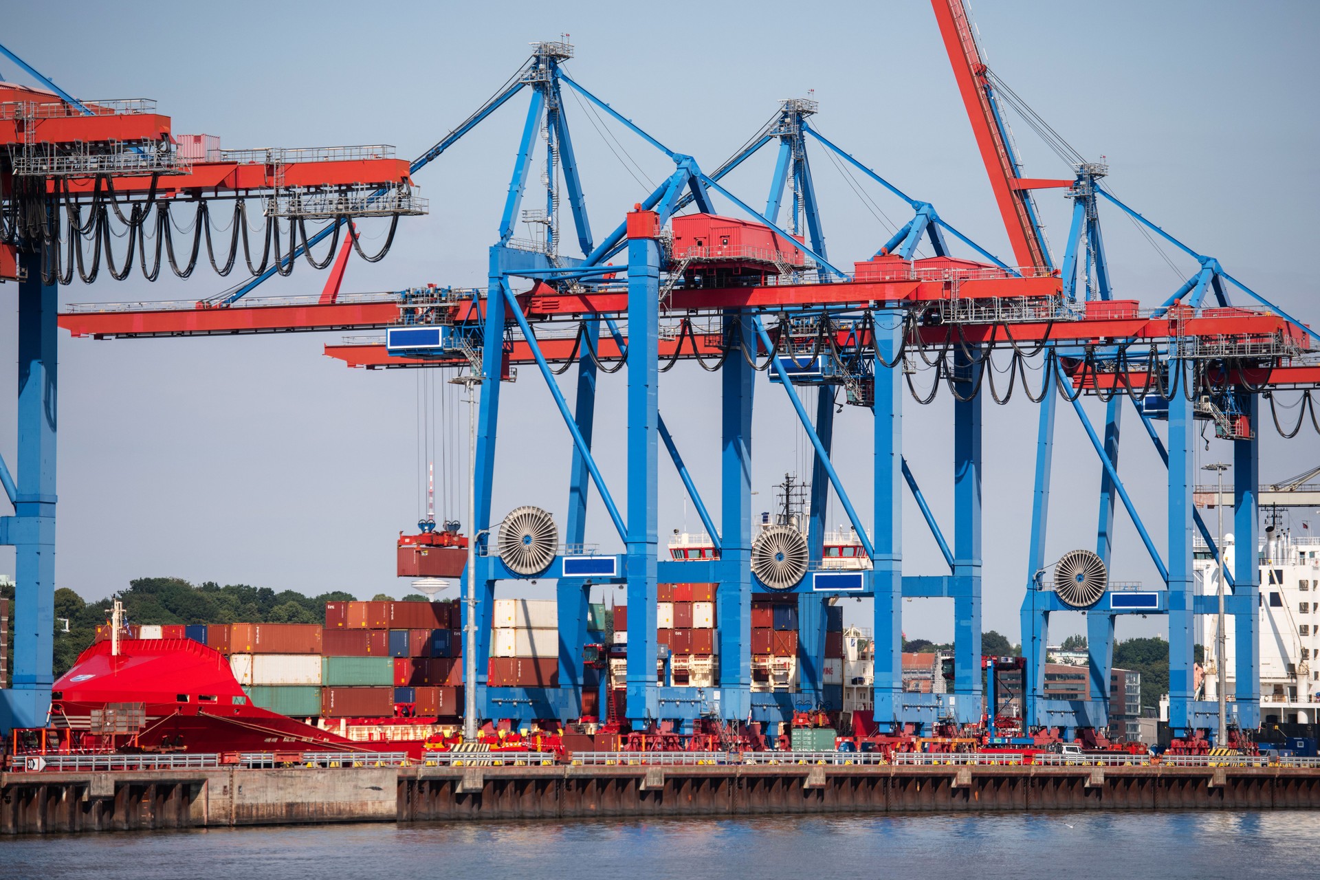Frachtkran im Containerhafen, Hamburg, Deutschland